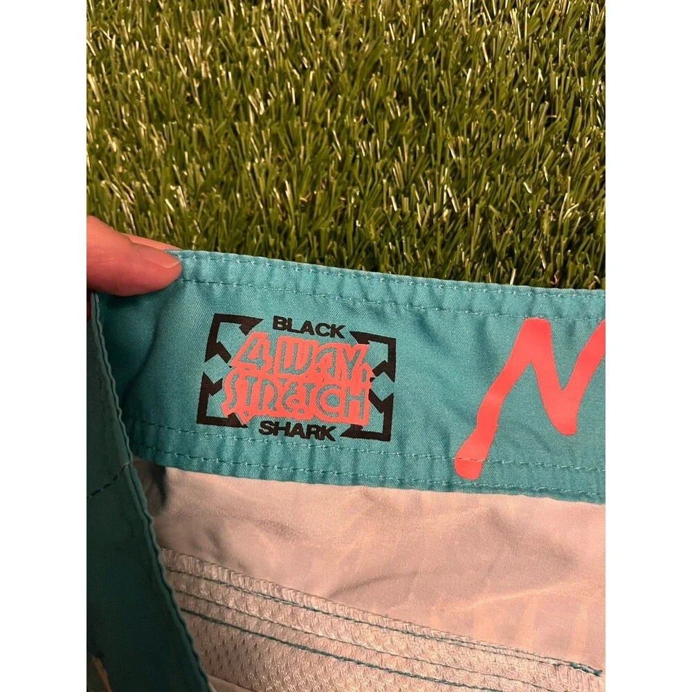 Maui And Sons Floral Color Block Size 36 Board Shorts